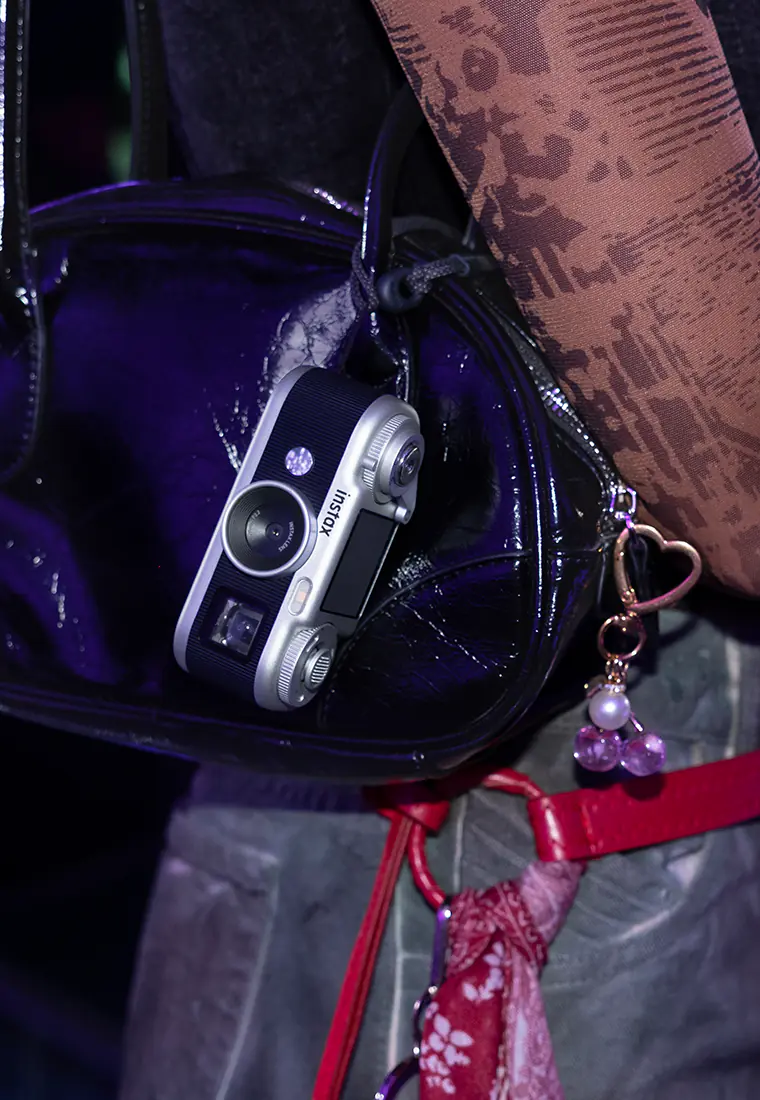 Hand strap
